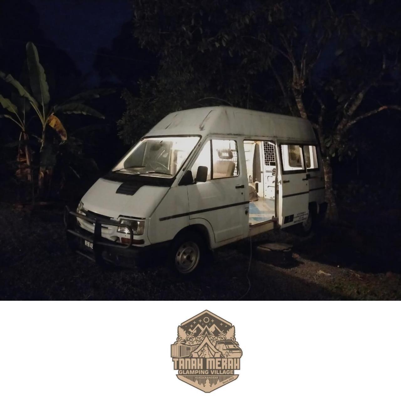 Tanah Merah Glamping Village Kuala Kangsar Exteriör bild