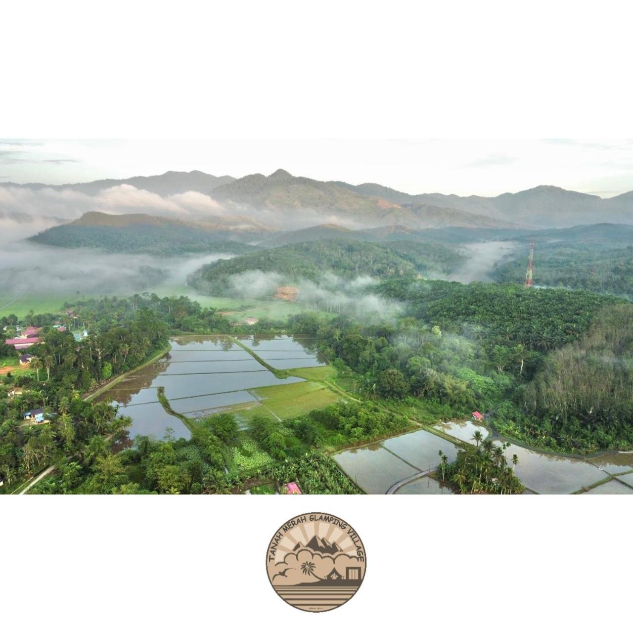 Tanah Merah Glamping Village Kuala Kangsar Exteriör bild
