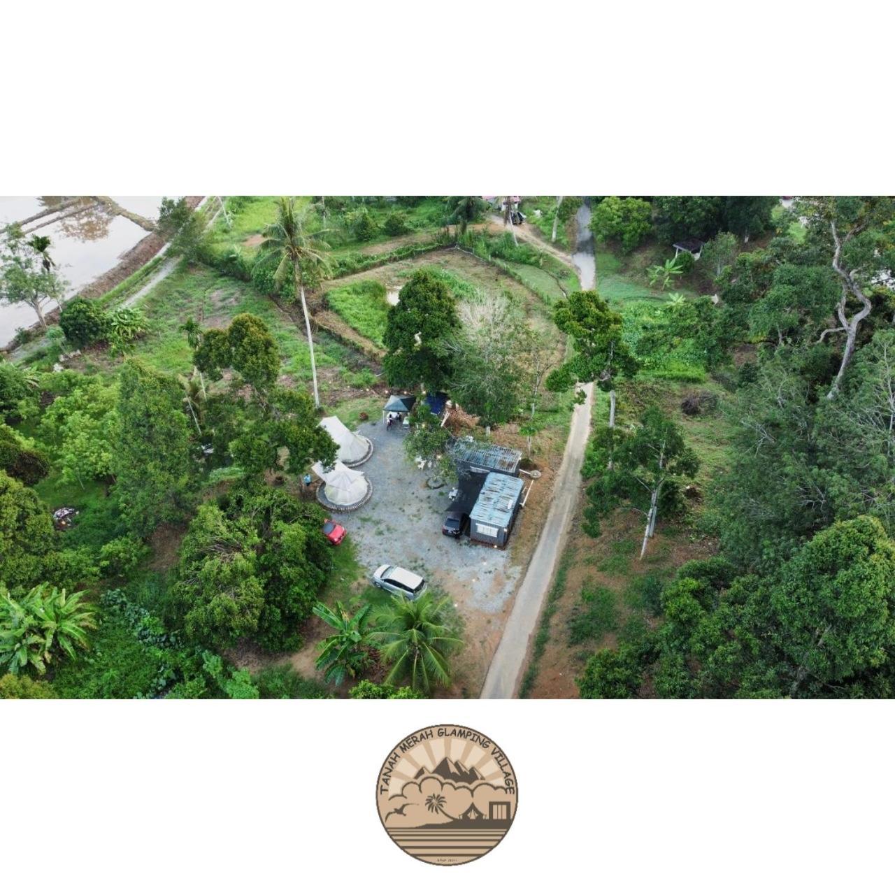 Tanah Merah Glamping Village Kuala Kangsar Exteriör bild
